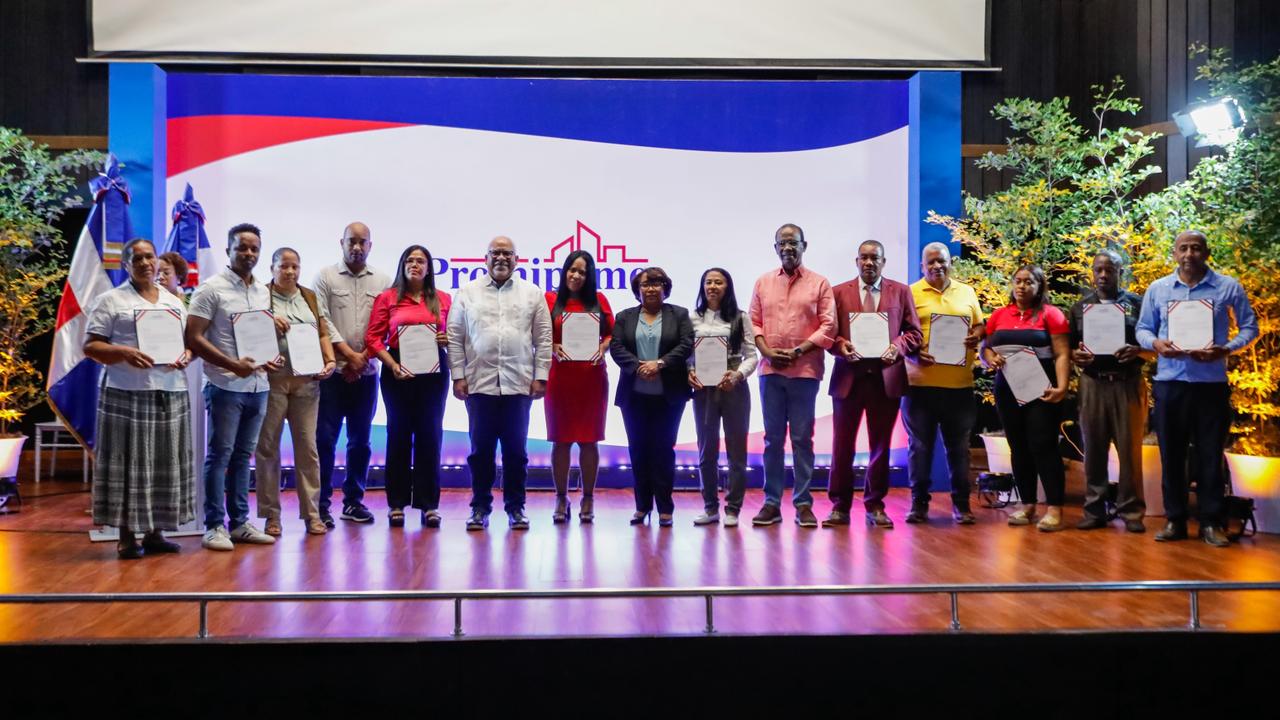 Entrega De Credito En Barahona Entrega De Credito En Barahona